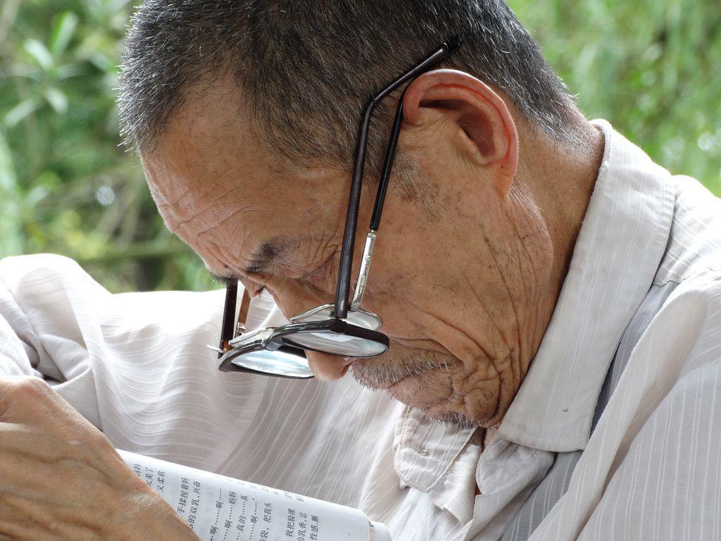 經(jīng)常聽說近視老花會抵消，真相其實是……