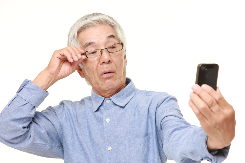 老花的發(fā)生除了與年齡有關(guān)，你還能想到什么？