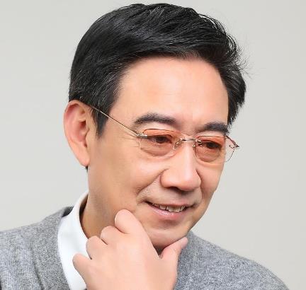 請(qǐng)問漸進(jìn)老花鏡哪個(gè)品牌的最好?